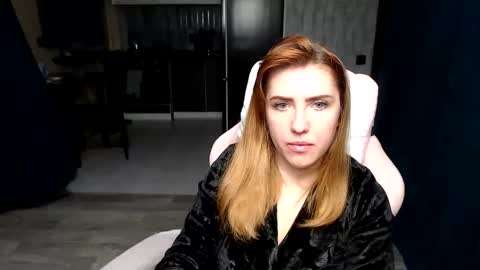 Snapshot of reginasmilee chatting on 11/28/25, 01:08 Regina online show from 11/28/25, 01:08