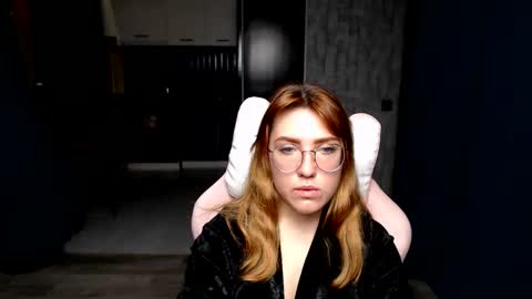 Snapshot of reginasmilee chatting on 11/29/25, 02:47 Regina online show from 11/29/25, 02:47