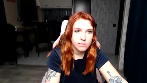 Snapshot of reginasmilee chatting on 12/04/25, 01:48 Regina online show from 12/04/25, 01:48