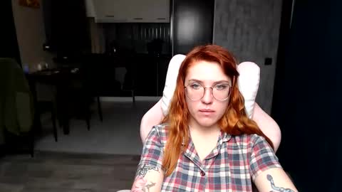 Snapshot of reginasmilee chatting on 12/05/25, 12:52 Regina online show from 12/05/25, 12:52