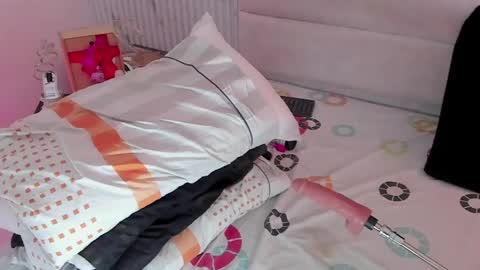 reginavegaa online show from 04/23/26, 12:29