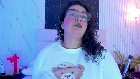 reginavegaa online show from 05/07/26, 11:37