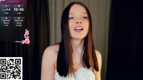 Snapshot of reginiasaccone chatting on 06/15/26, 06:43 Emily - online show from 06/15/26, 06:43