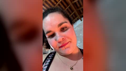 Snapshot of reichel05 chatting on 02/19/26, 07:15 reichel05 online show from 02/19/26, 07:15