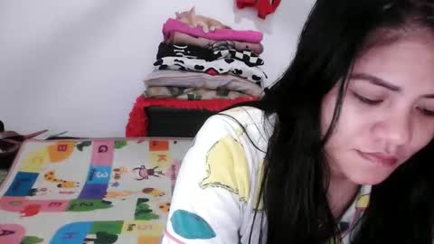 Snapshot of reign2525 chatting on 01/18/26, 01:26 reign2525 online show from 01/18/26, 01:26