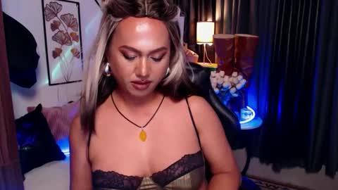 Snapshot of reigning_ivy chatting on 03/12/25, 04:46 Red Ivy online show from 03/12/25, 04:46