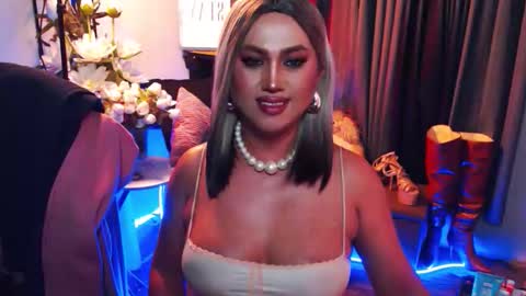 Red Ivy online show from 03/22/26, 08:12