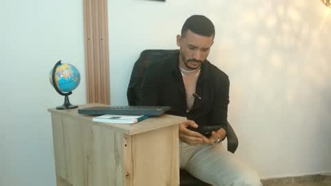 Snapshot of reiko_85_ chatting on 09/28/25, 03:39 REIKO online show from 09/28/25, 03:39