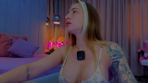 reina cummings online show from 10/15/25, 06:57