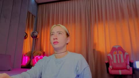 reina cummings online show from 11/17/25, 07:03