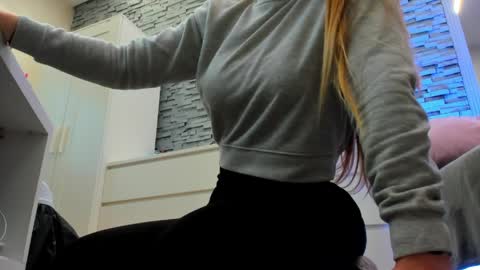 reina cummings online show from 04/04/26, 06:55