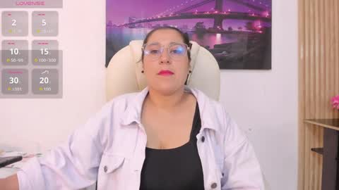 Reina Mia online show from 04/17/26, 11:08