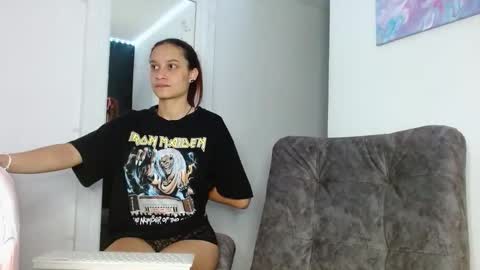 reina_reina online show from 02/25/26, 03:49