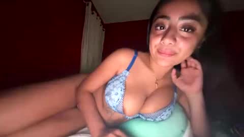 reinaassss online show from 05/01/26, 05:12