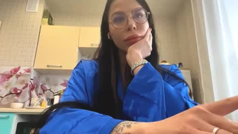 Emma online show from 11/19/25, 07:52