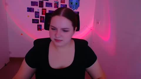 Snapshot of reinakitty_ chatting on 02/20/26, 01:11 Reina online show from 02/20/26, 01:11