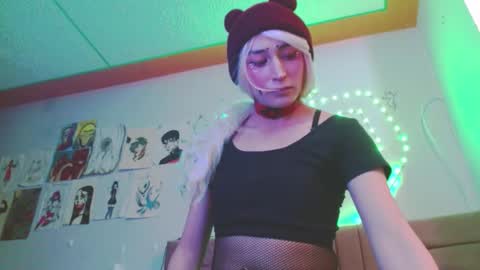 reiv_femboy online show from 03/24/26, 06:07