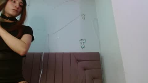 Snapshot of reiv_femboy chatting on 06/19/26, 04:06 reiv_femboy online show from 06/19/26, 04:06
