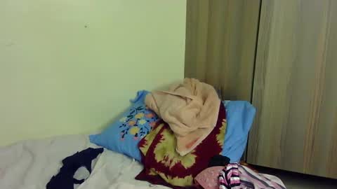 Snapshot of rellings_maya chatting on 01/21/25, 12:50 rellings-maya online show from 01/21/25, 12:50