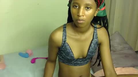 Snapshot of rellings_maya chatting on 01/25/25, 02:36 rellings-maya online show from 01/25/25, 02:36