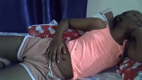 Snapshot of rellings_maya chatting on 10/05/25, 07:56 rellings-maya online show from 10/05/25, 07:56