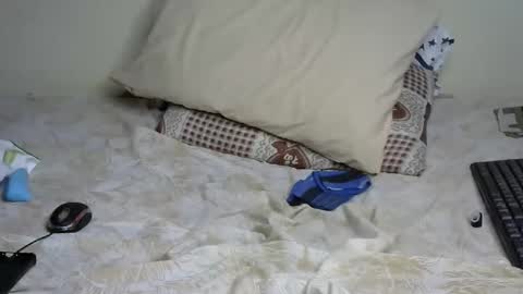 Snapshot of rellings_maya chatting on 11/14/25, 02:49 rellings-maya online show from 11/14/25, 02:49