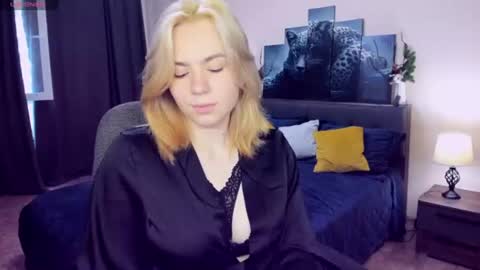RemiPeach online show from 06/12/26, 04:06
