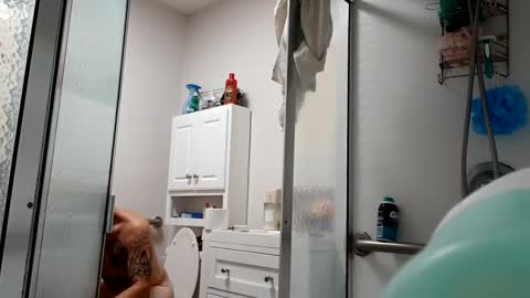 Snapshot of remshotdt chatting on 12/08/24, 04:57 remshotdt online show from 12/08/24, 04:57