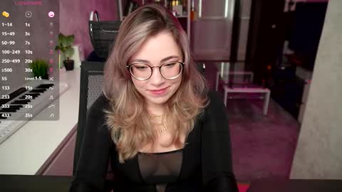 Snapshot of remywild chatting on 10/04/25, 12:14 RemyWild online show from 10/04/25, 12:14