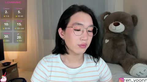 Snapshot of ren_yoonn chatting on 05/16/26, 04:53 Ren online show from 05/16/26, 04:53
