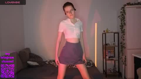 Claire online show from 04/23/26, 06:32