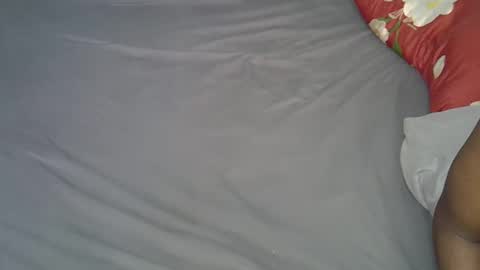 renal_queen online show from 11/24/25, 05:40