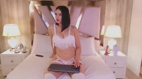 Snapshot of renata_black_ chatting on 09/12/25, 10:37 Renata online show from 09/12/25, 10:37