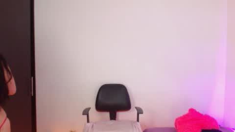    online show from 10/06/25, 02:31