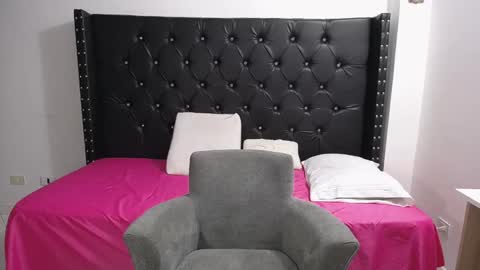 Renata Salinas online show from 02/12/26, 02:39