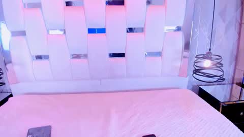 Snapshot of renataferrer_1 chatting on 11/01/25, 02:08      online show from 11/01/25, 02:08