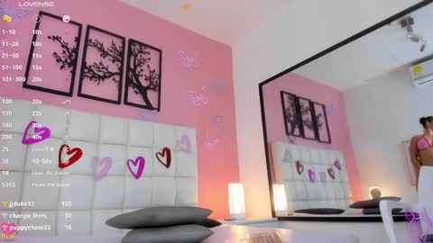 Snapshot of renatajhonson chatting on 02/27/25, 07:55 Renata online show from 02/27/25, 07:55