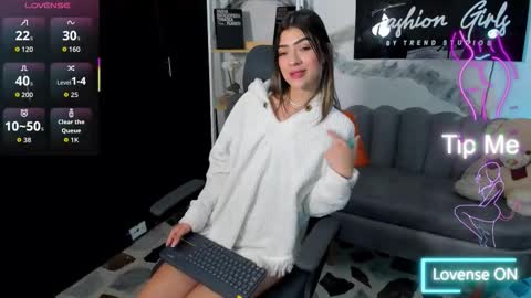 Renata online show from 12/19/25, 12:45
