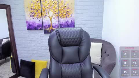 Snapshot of renataruiz_rr chatting on 02/20/26, 12:05 online show from 02/20/26, 12:05