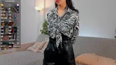 Snapshot of renatenavejar chatting on 10/06/25, 01:03 Call me Mira online show from 10/06/25, 01:03