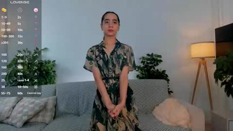 Snapshot of renatenavejar chatting on 10/08/25, 01:14 Call me Mira online show from 10/08/25, 01:14