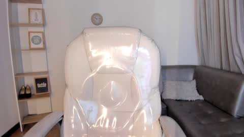 renaxi_smith online show from 01/25/25, 08:10