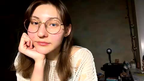 Snapshot of renayreisdorf chatting on 02/06/26, 06:44 Mia online show from 02/06/26, 06:44