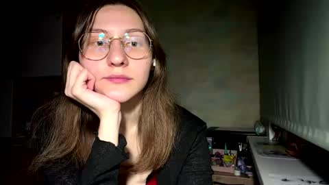 Mia online show from 04/19/26, 05:34