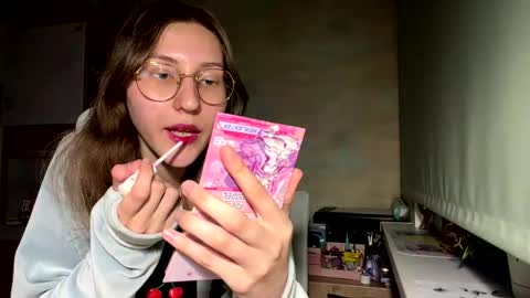 Mia online show from 04/20/26, 04:21