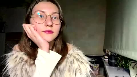 Mia online show from 04/22/26, 04:08