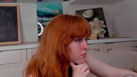 reneefoxy_ online show from 06/11/26, 01:16