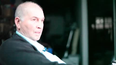 Snapshot of renefr chatting on 12/31/24, 04:04 renefr online show from 12/31/24, 04:04