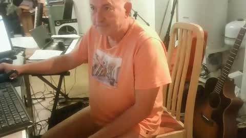 Snapshot of renefr chatting on 10/12/25, 09:47 renefr online show from 10/12/25, 09:47