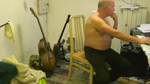 Snapshot of renefr chatting on 11/24/25, 07:19 renefr online show from 11/24/25, 07:19